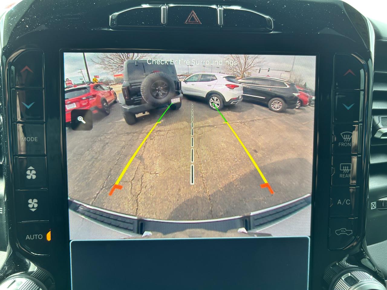 RAM 1500 Big Horn 4x4 Crew Cab 6'4" Box 2023