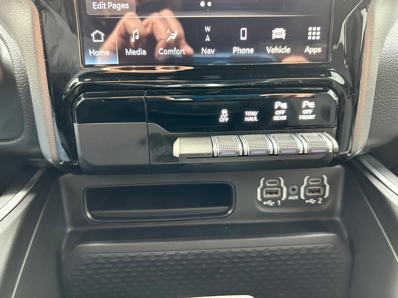 RAM 1500 Big Horn 4x4 Crew Cab 6'4" Box 2023