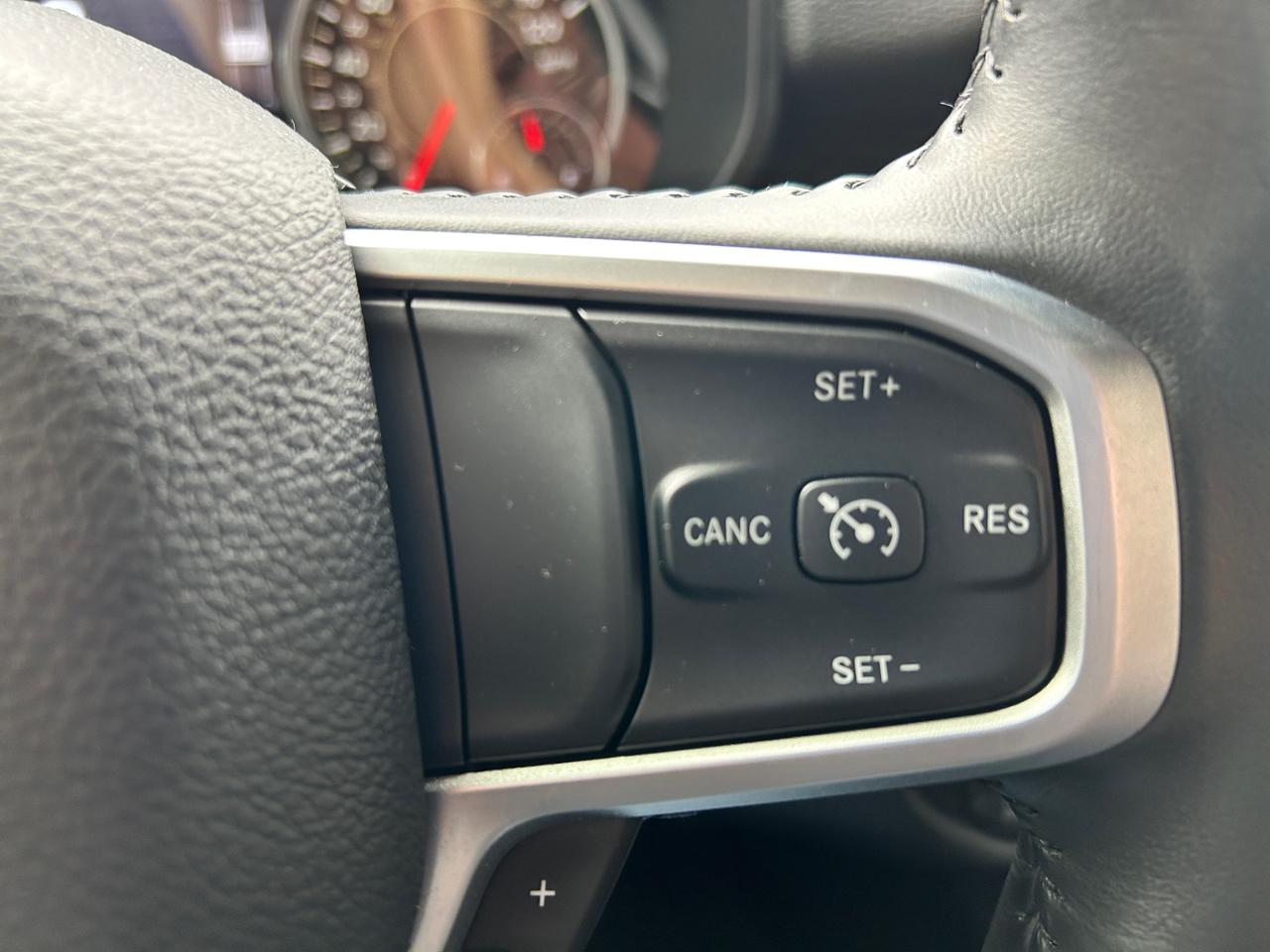 RAM 1500 Big Horn 4x4 Crew Cab 6'4" Box 2023