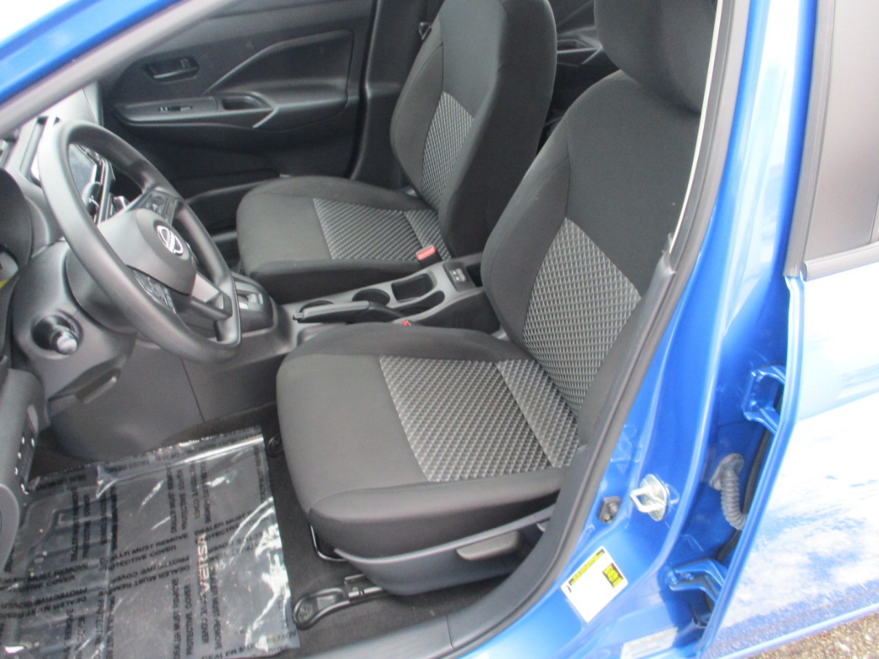 Nissan Versa S CVT 2024