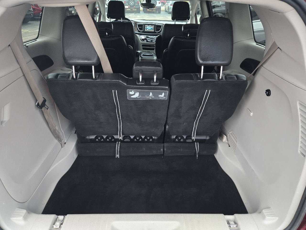 Chrysler Pacifica Touring L FWD 2018