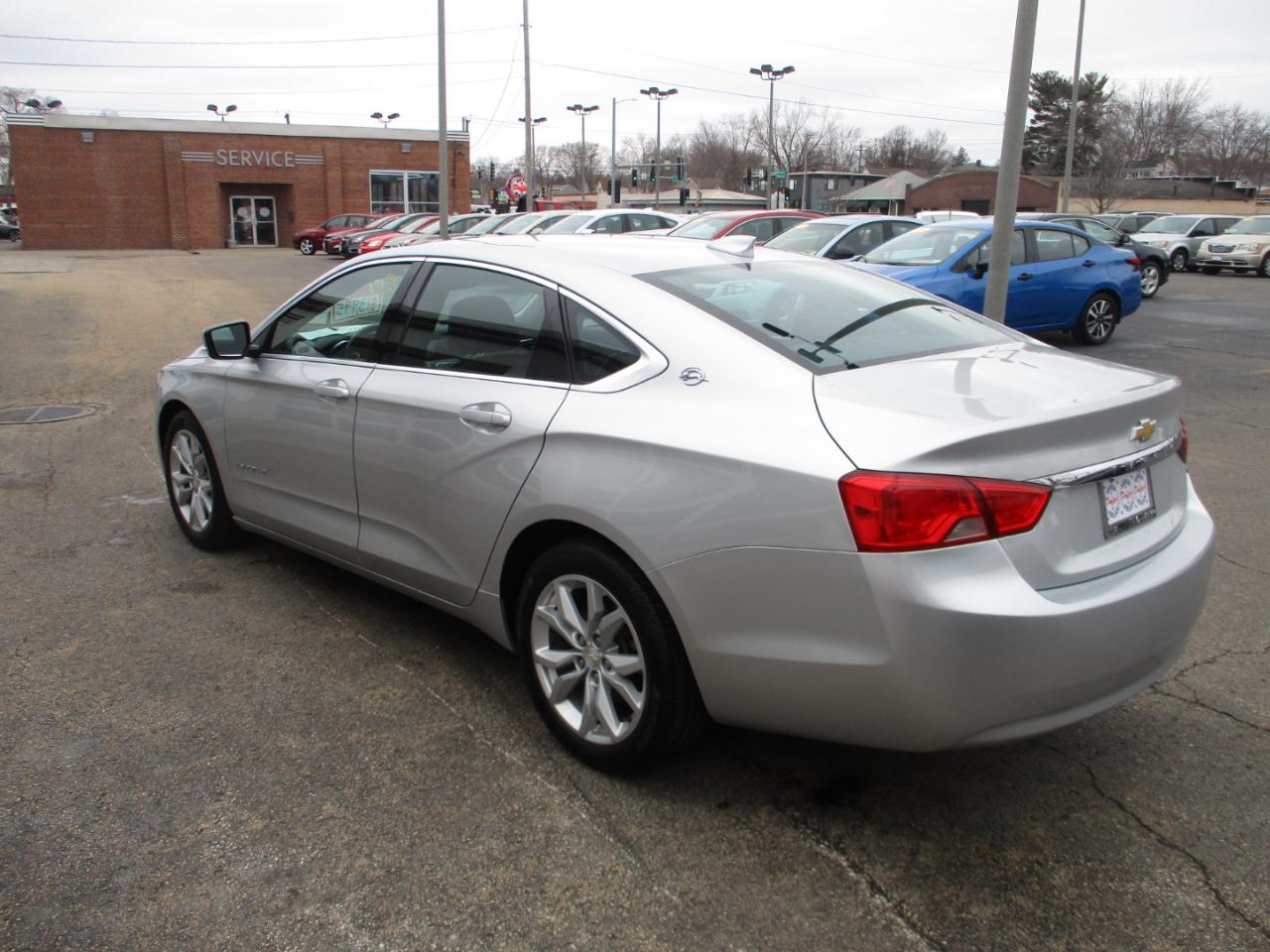 Chevrolet Impala 4dr Sdn LT w/1LT 2017