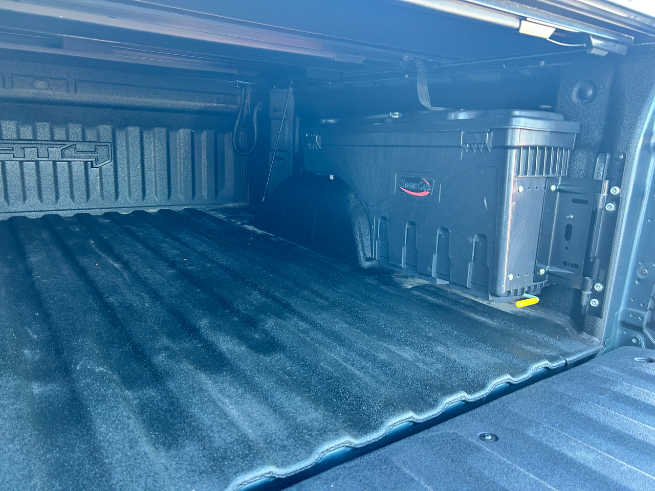 GMC Sierra 1500 4WD Crew Cab 147" AT4 2020