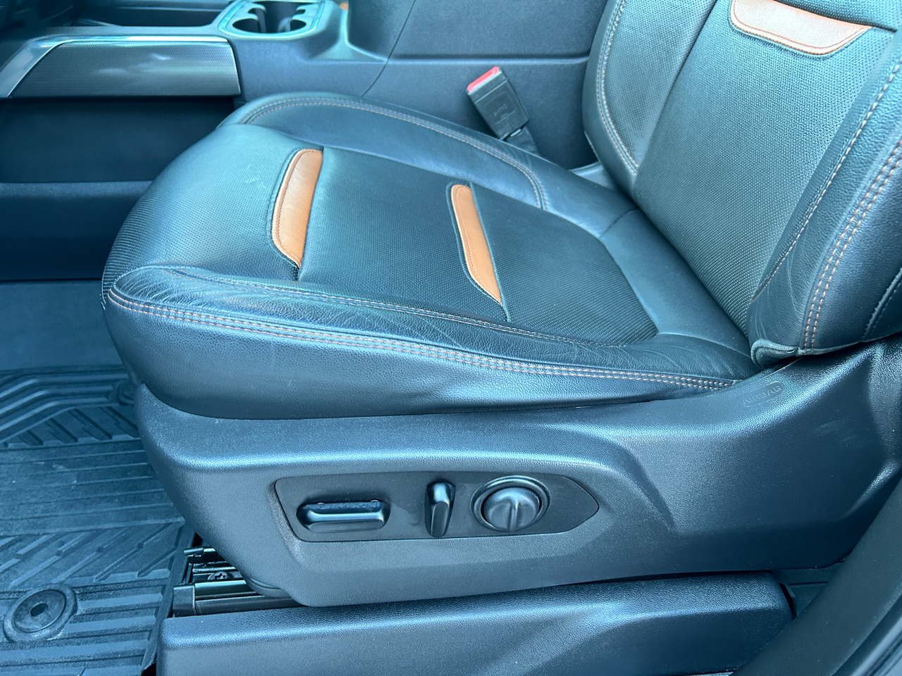 GMC Sierra 1500 4WD Crew Cab 147" AT4 2020