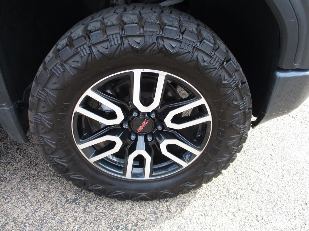 GMC Sierra 1500 4WD Crew Cab 147" AT4 2020