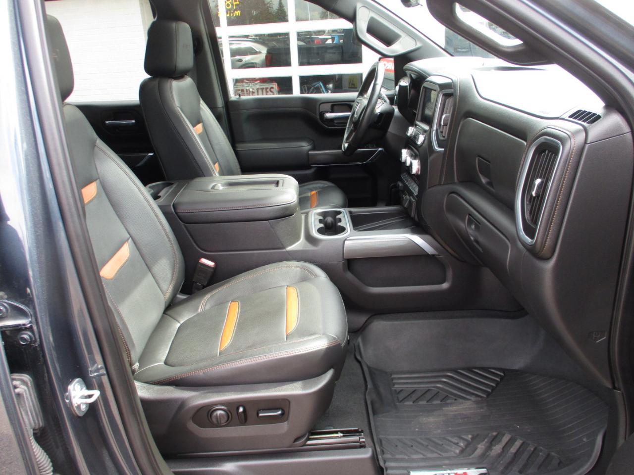 GMC Sierra 1500 4WD Crew Cab 147" AT4 2020