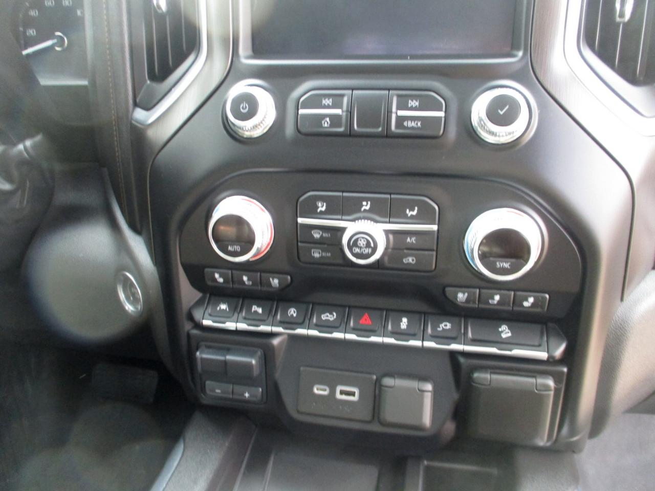 GMC Sierra 1500 4WD Crew Cab 147" AT4 2020