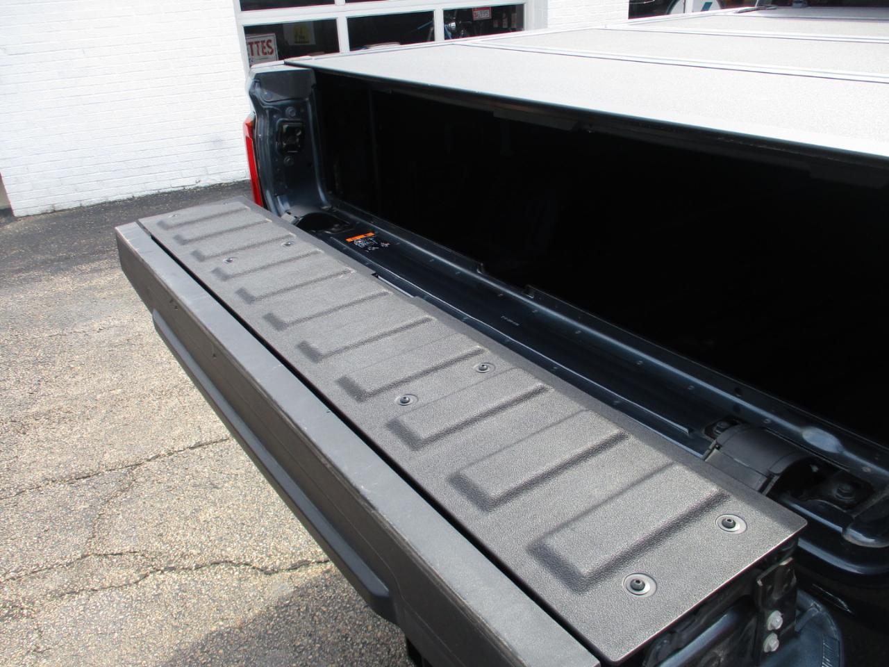 GMC Sierra 1500 4WD Crew Cab 147" AT4 2020