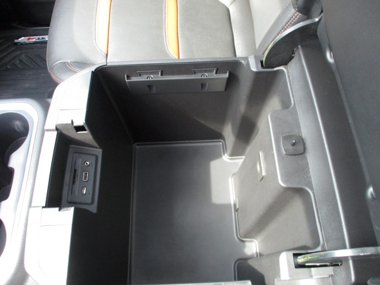 GMC Sierra 1500 4WD Crew Cab 147" AT4 2020