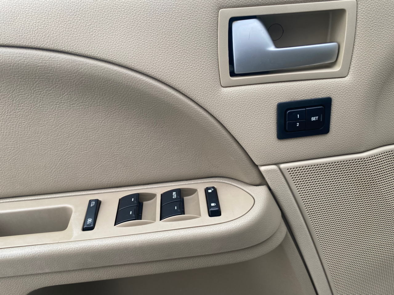 Ford Five Hundred 4dr Sdn Limited FWD 2007