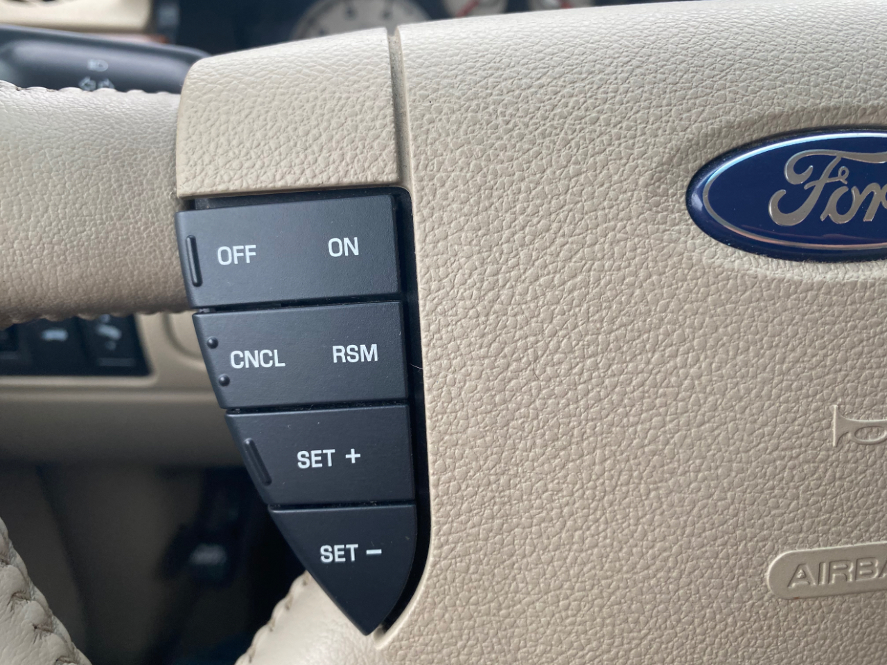 Ford Five Hundred 4dr Sdn Limited FWD 2007