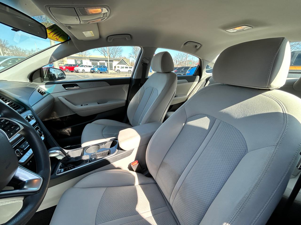 Hyundai Sonata SE 2.4L 2019
