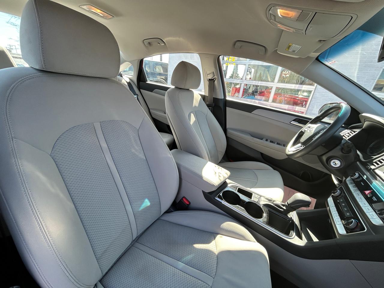 Hyundai Sonata SE 2.4L 2019