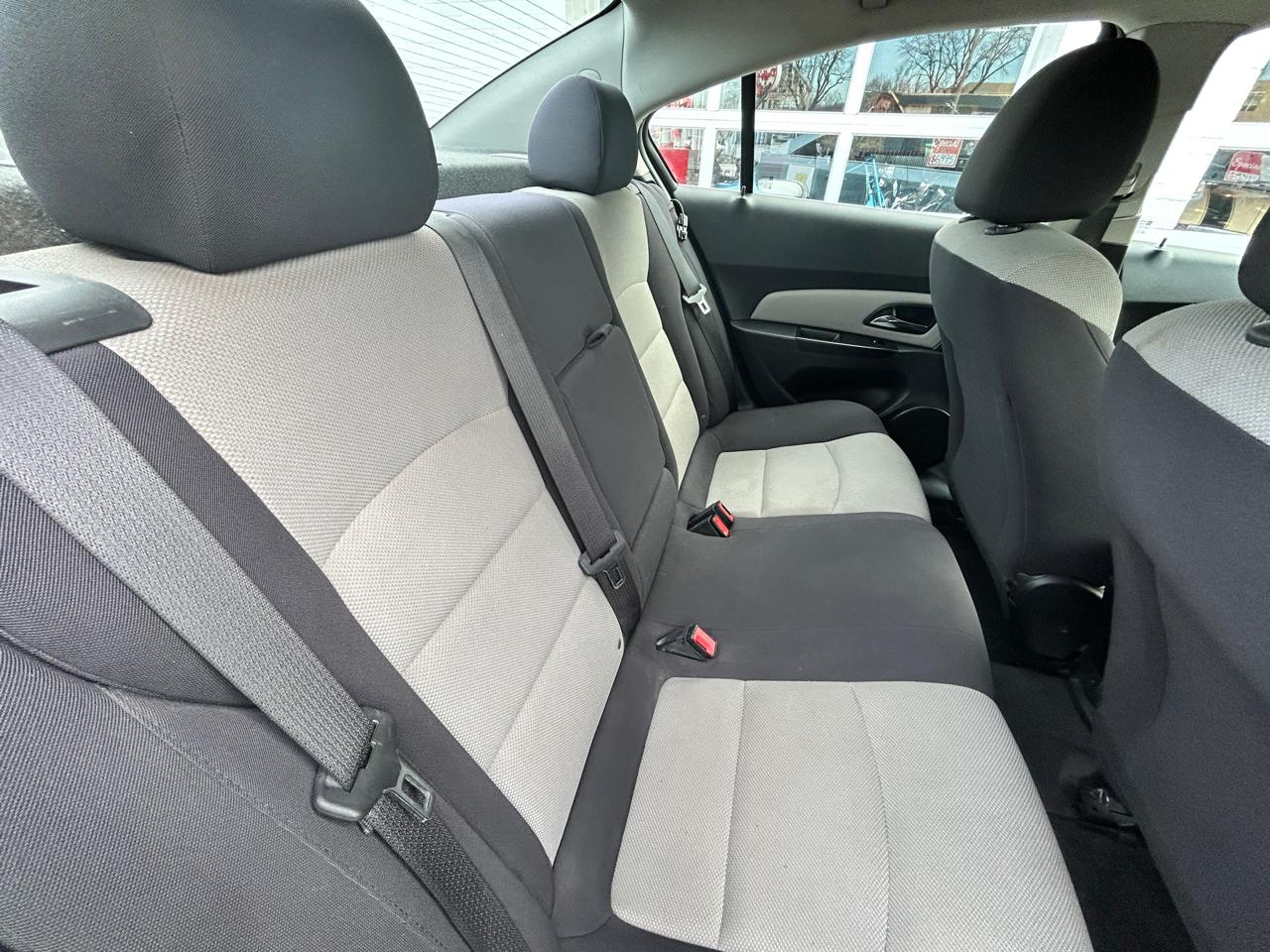 Chevrolet Cruze 4dr Sdn LS 2012