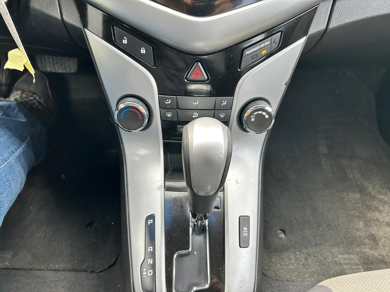 Chevrolet Cruze 4dr Sdn LS 2012