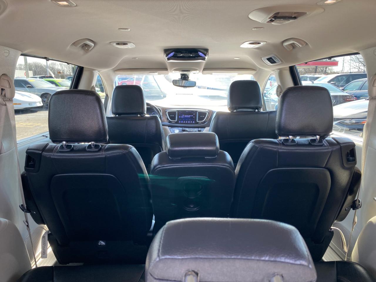 Chrysler Pacifica Touring-L FWD 2017