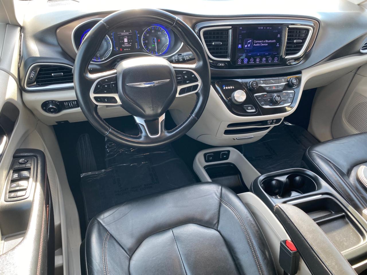 Chrysler Pacifica Touring-L FWD 2017