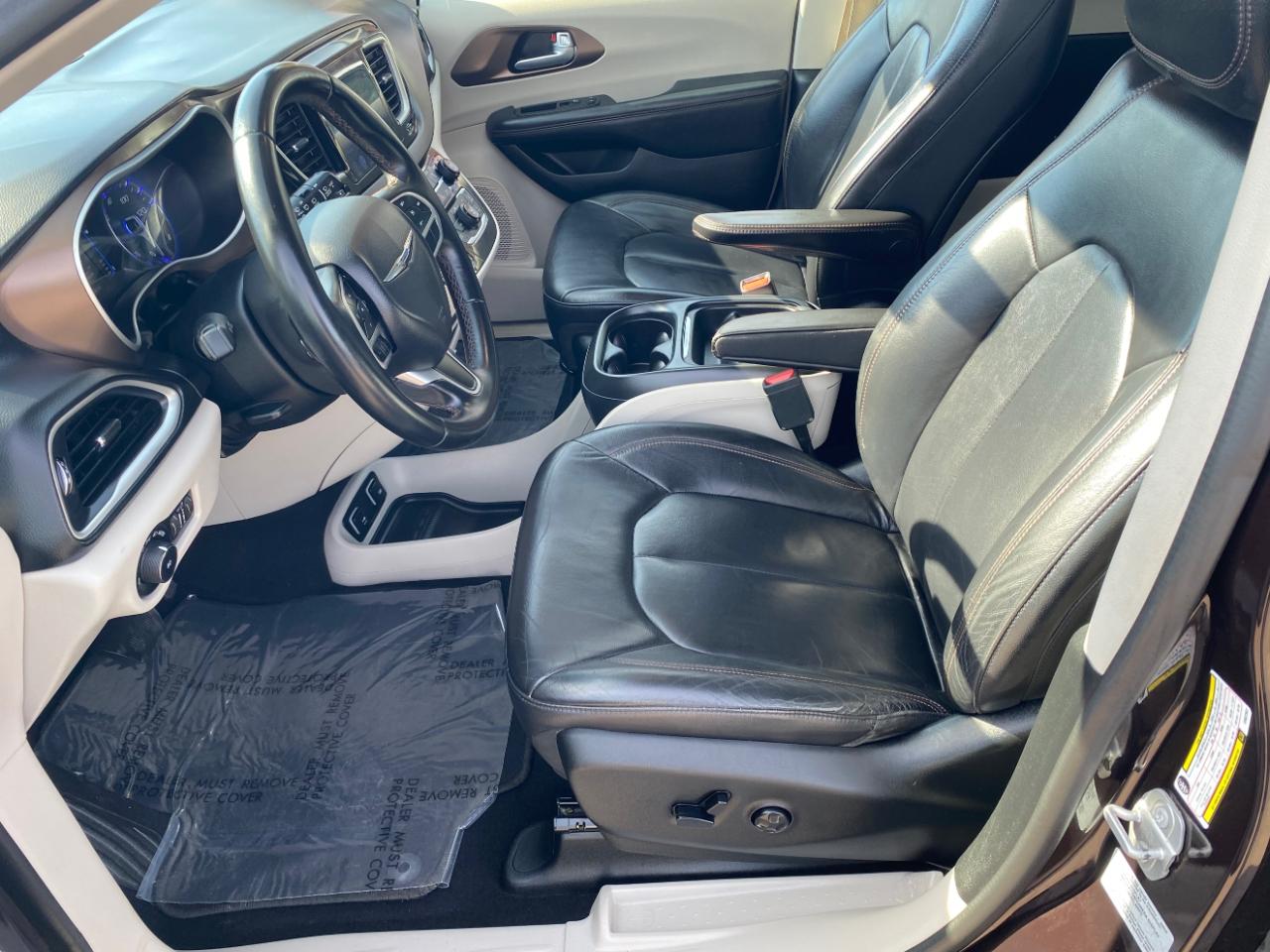 Chrysler Pacifica Touring-L FWD 2017