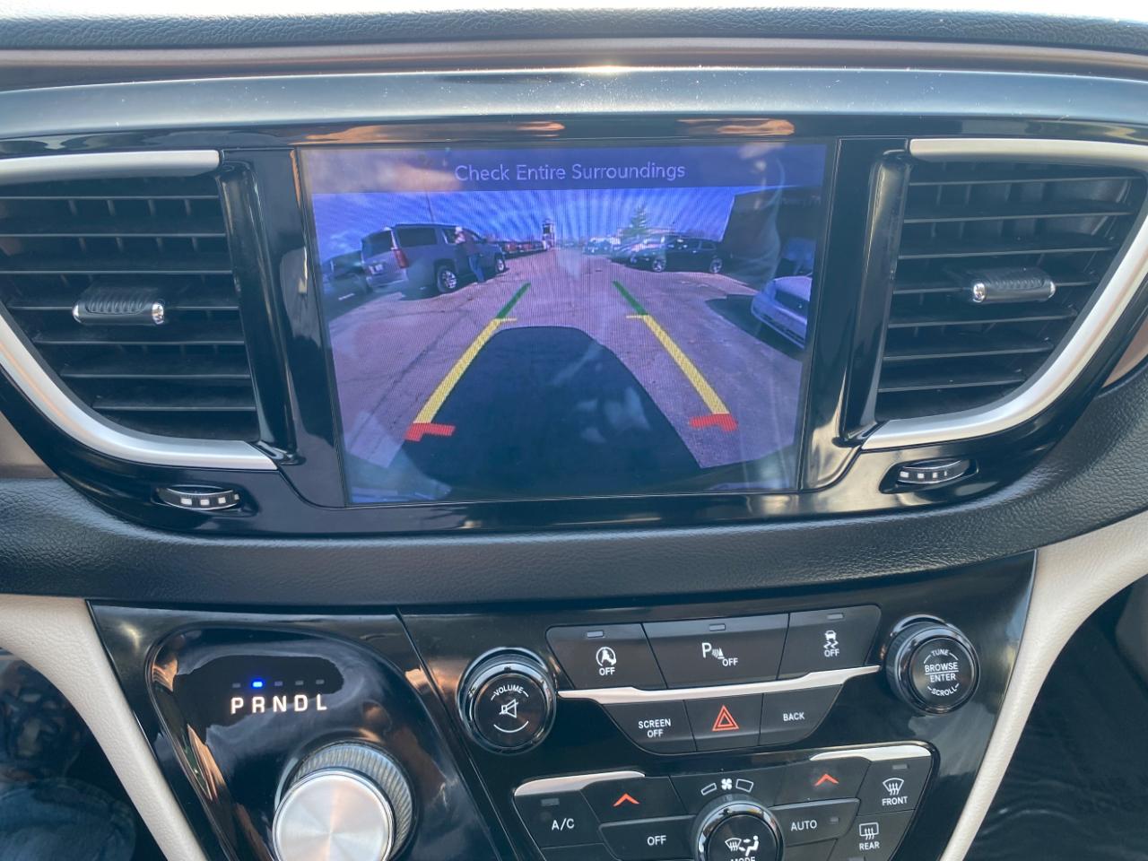 Chrysler Pacifica Touring-L FWD 2017