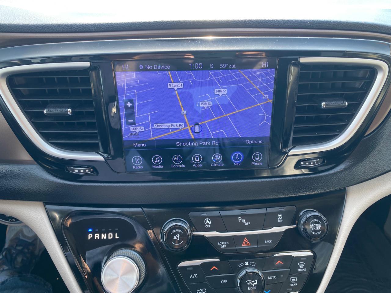 Chrysler Pacifica Touring-L FWD 2017