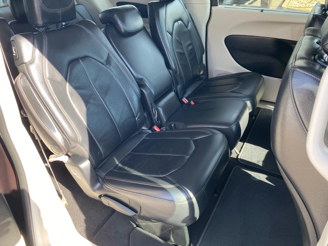 Chrysler Pacifica Touring-L FWD 2017