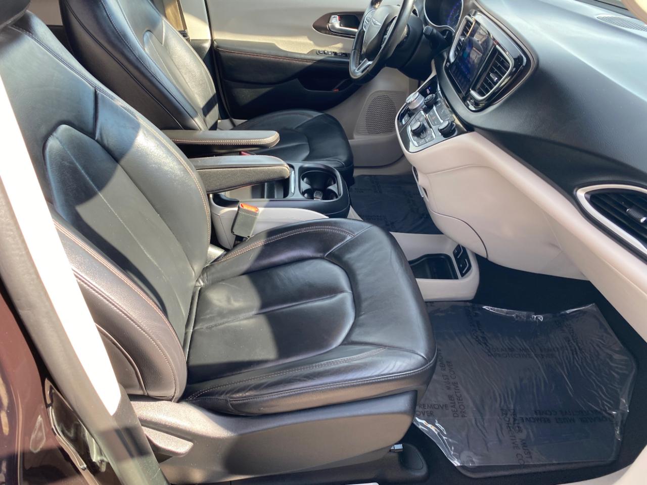 Chrysler Pacifica Touring-L FWD 2017