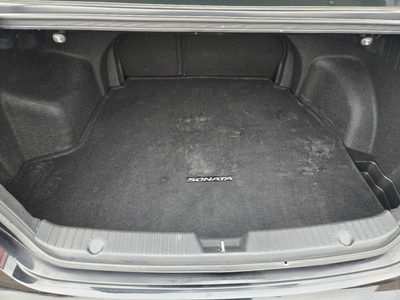 Hyundai Sonata 4dr Sdn 2.4L Auto Limited 2012