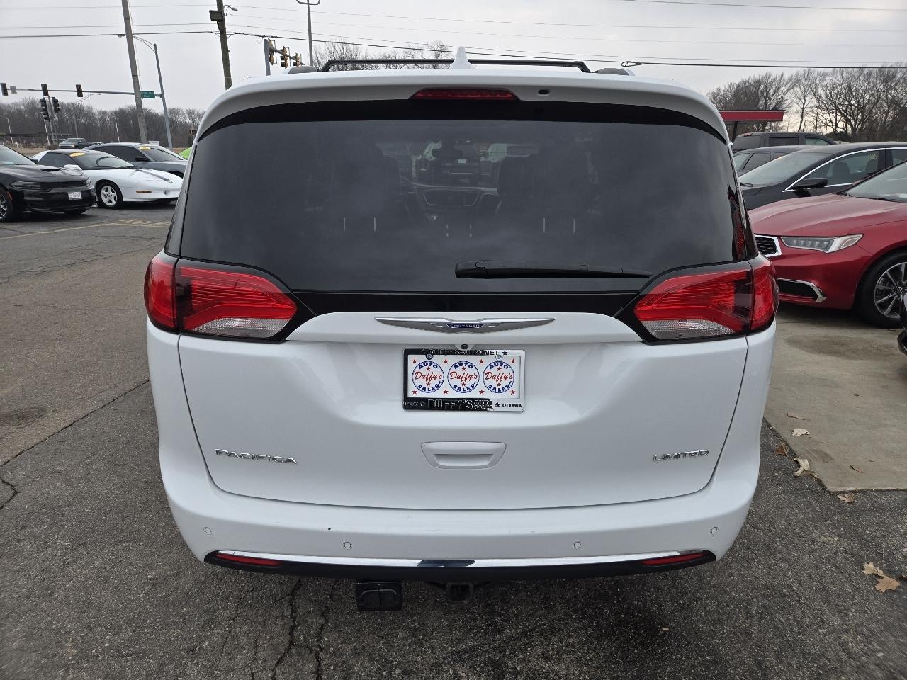 Chrysler Pacifica Limited FWD 2017