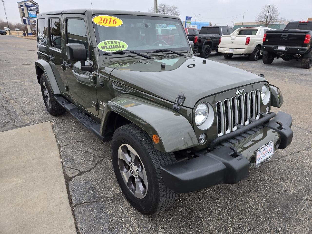 Jeep Wrangler Unlimited 4WD 4dr Sahara 2016