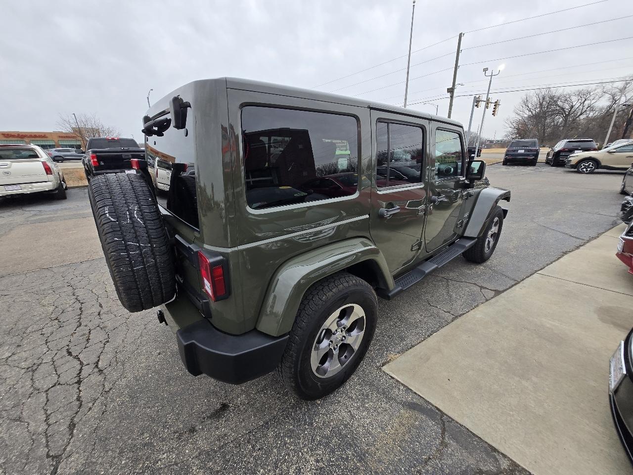 Jeep Wrangler Unlimited 4WD 4dr Sahara 2016