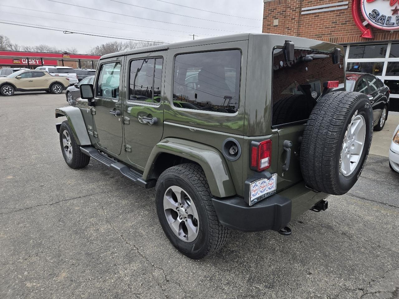 Jeep Wrangler Unlimited 4WD 4dr Sahara 2016