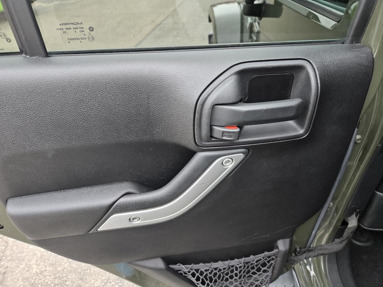 Jeep Wrangler Unlimited 4WD 4dr Sahara 2016