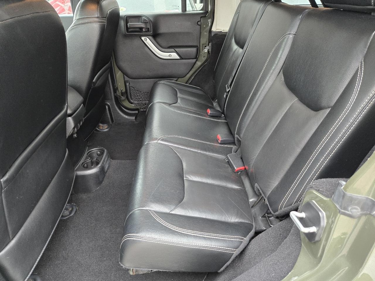 Jeep Wrangler Unlimited 4WD 4dr Sahara 2016