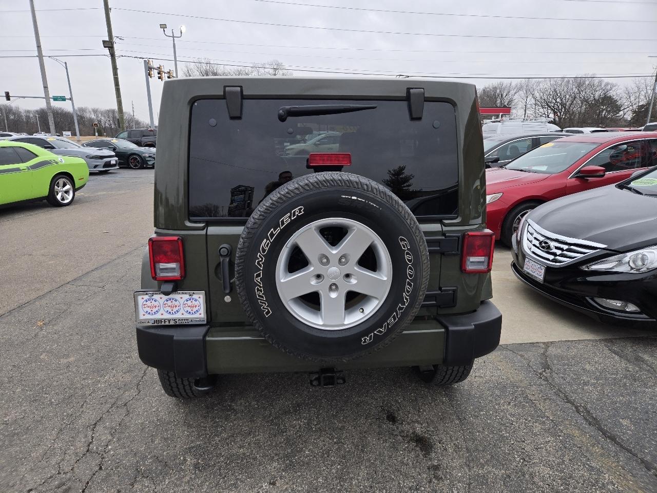 Jeep Wrangler Unlimited 4WD 4dr Sahara 2016