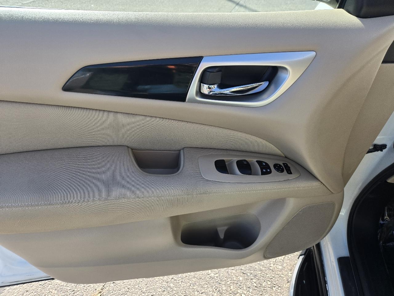 Nissan Pathfinder FWD S 2017