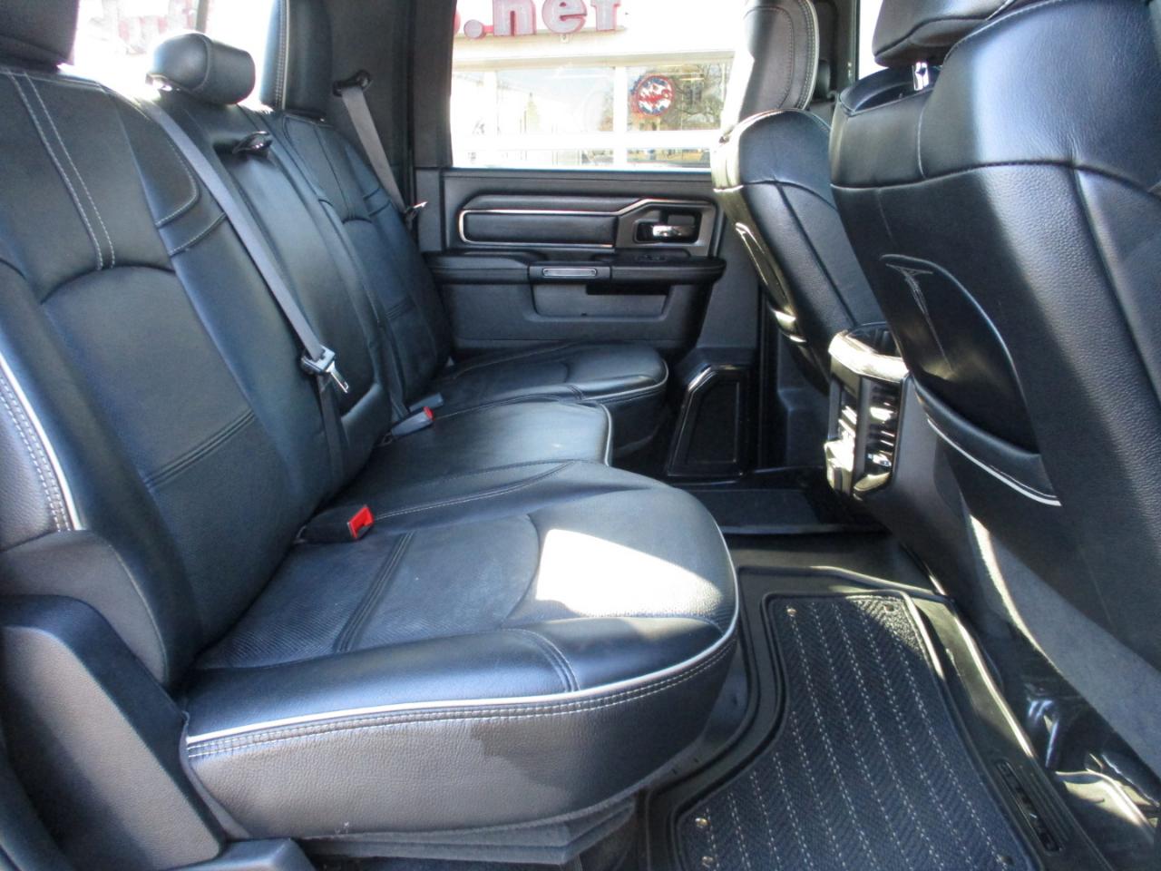 RAM 3500 Limited 4x4 Crew Cab 8' Box 2022