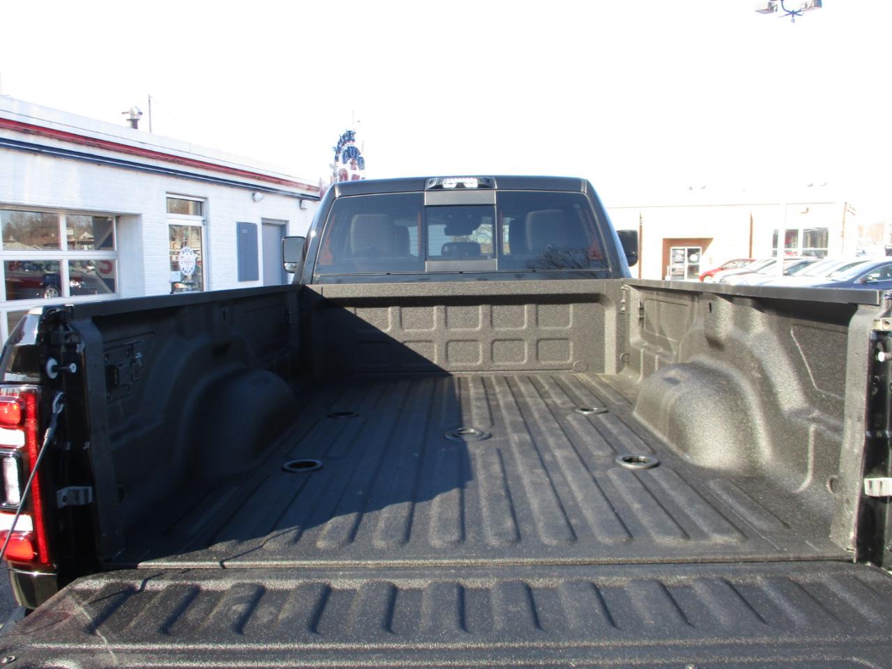 RAM 3500 Limited 4x4 Crew Cab 8' Box 2022