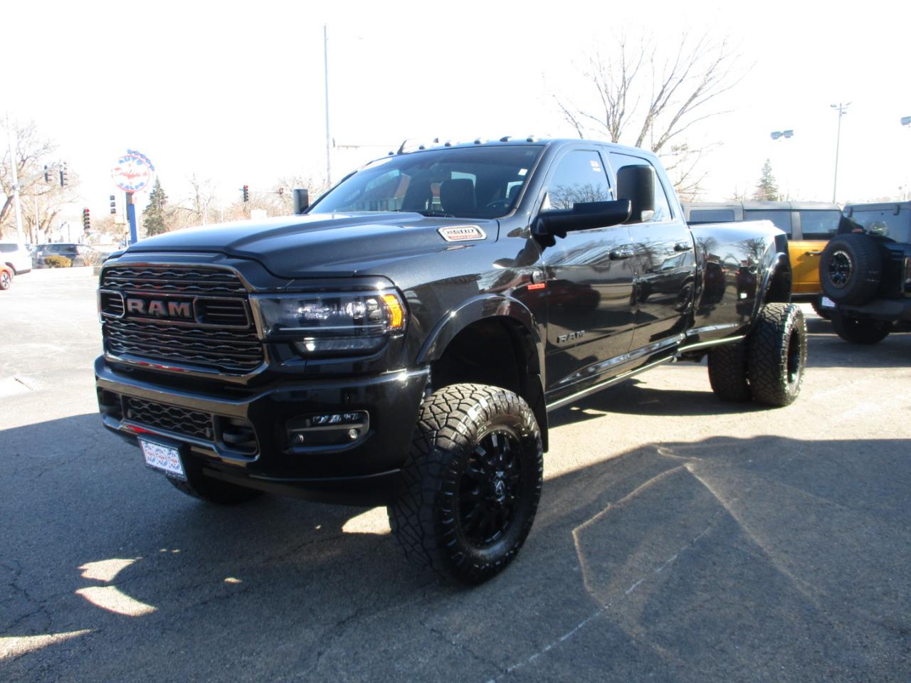 RAM 3500 Limited 4x4 Crew Cab 8' Box 2022