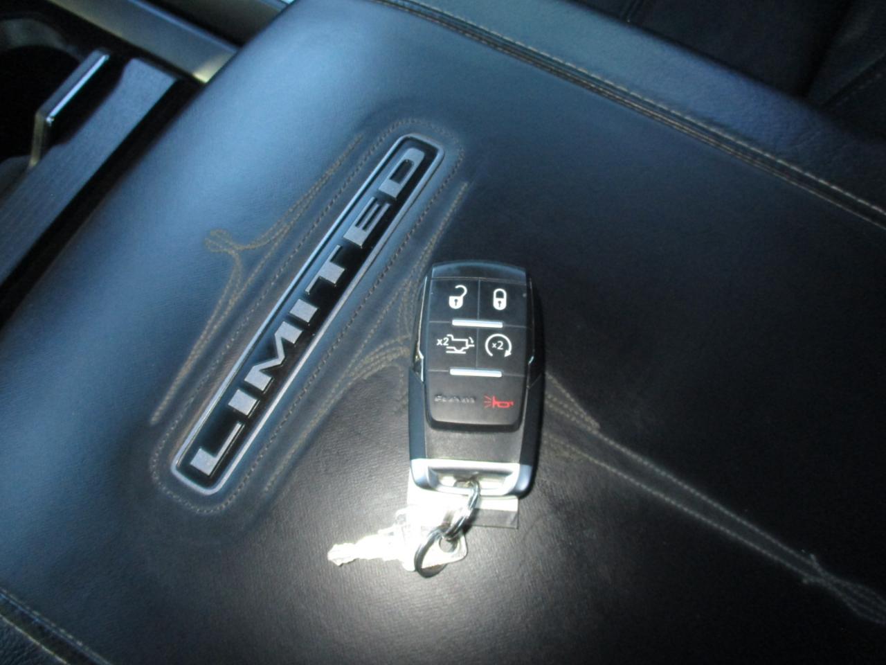 RAM 3500 Limited 4x4 Crew Cab 8' Box 2022