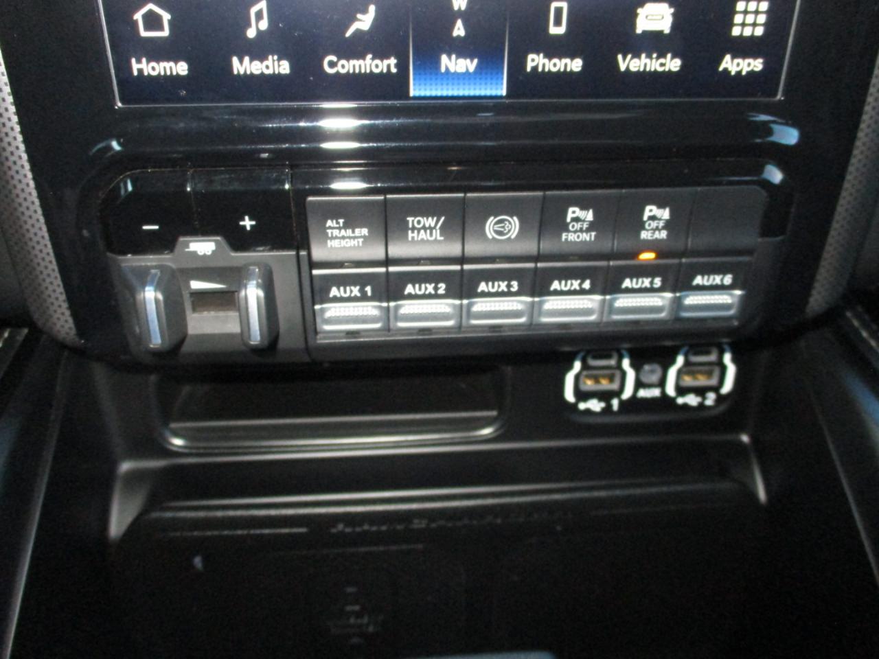 RAM 3500 Limited 4x4 Crew Cab 8' Box 2022