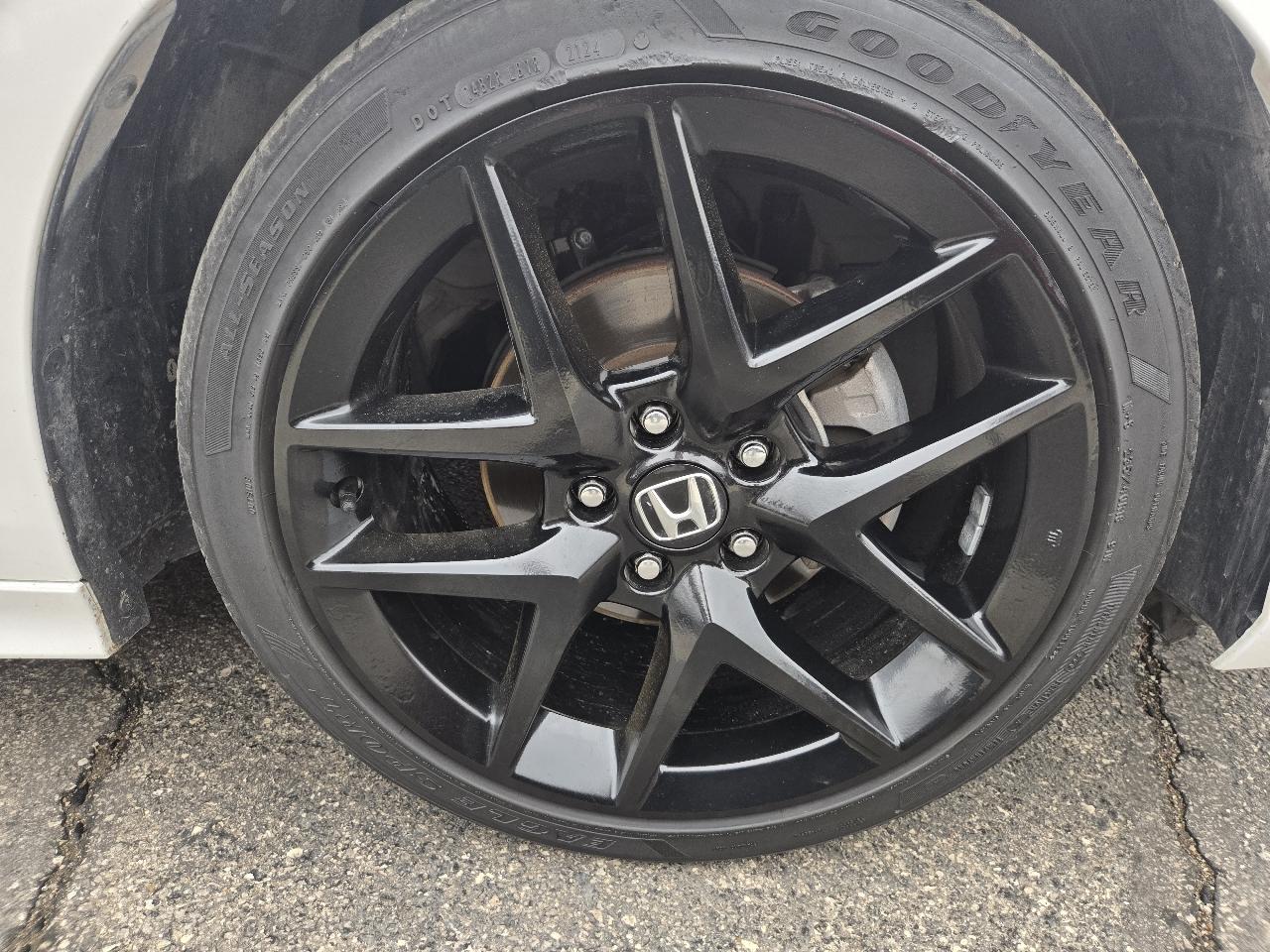 Honda Civic Sedan Sport CVT 2025