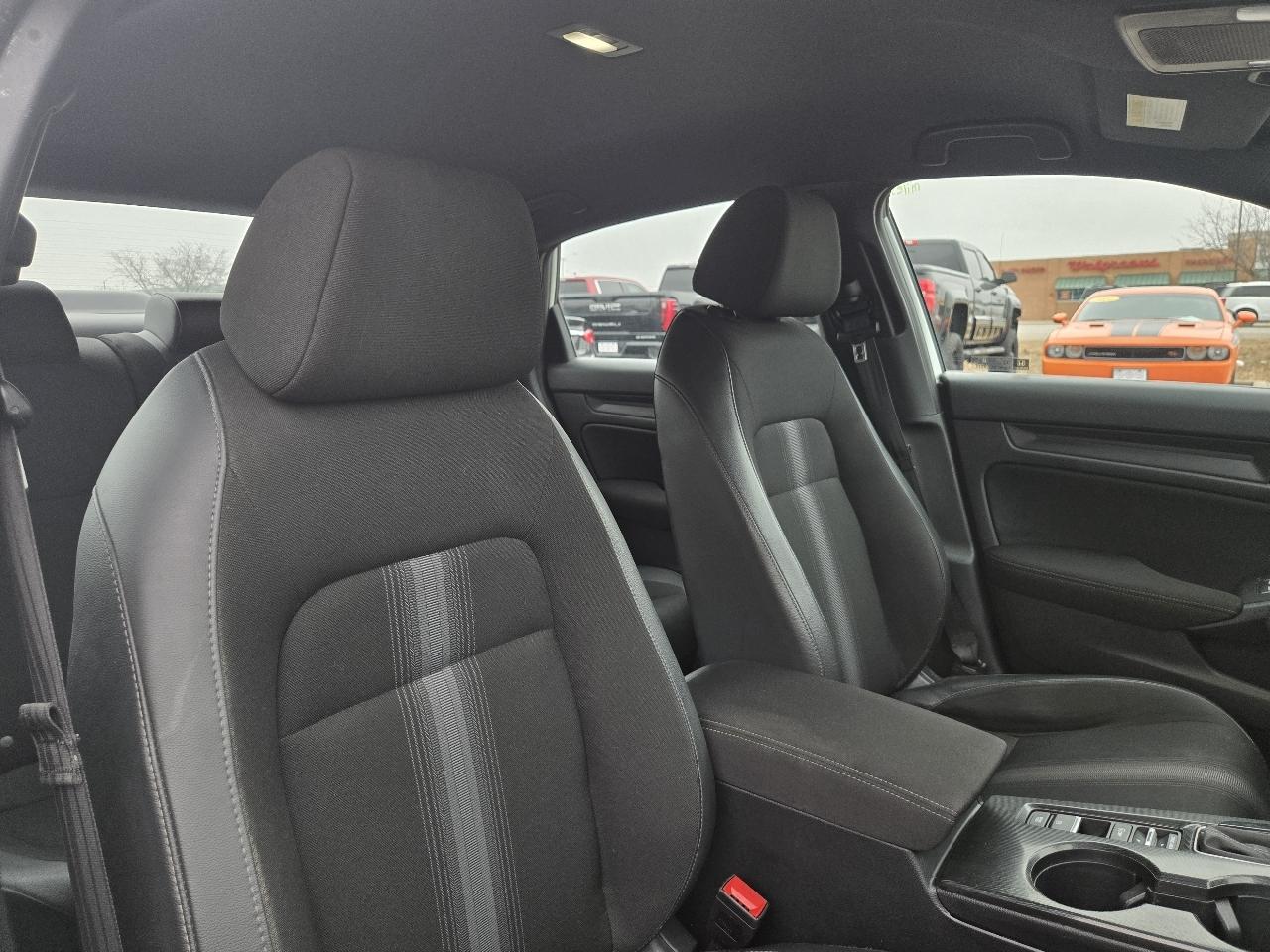 Honda Civic Sedan Sport CVT 2025