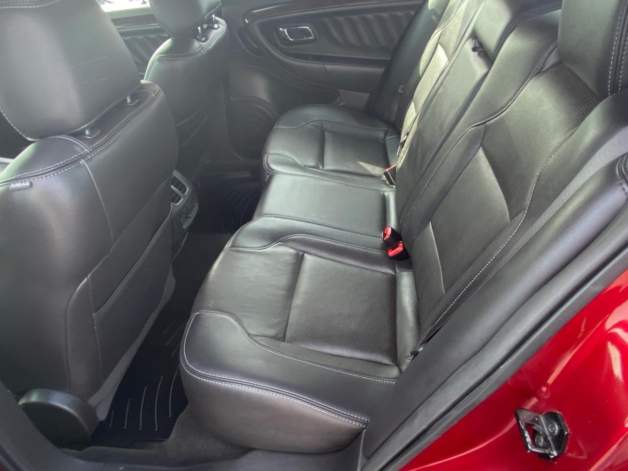 Ford Taurus 4dr Sdn Limited FWD 2015