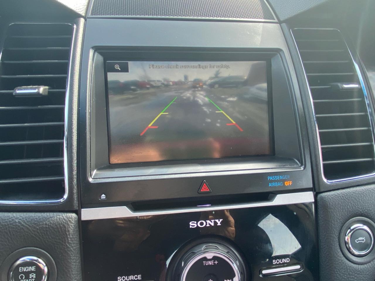 Ford Taurus 4dr Sdn Limited FWD 2015