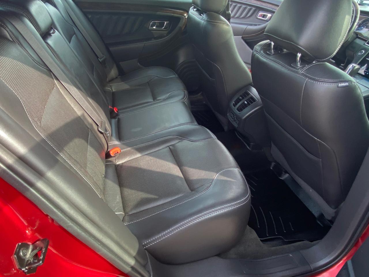 Ford Taurus 4dr Sdn Limited FWD 2015