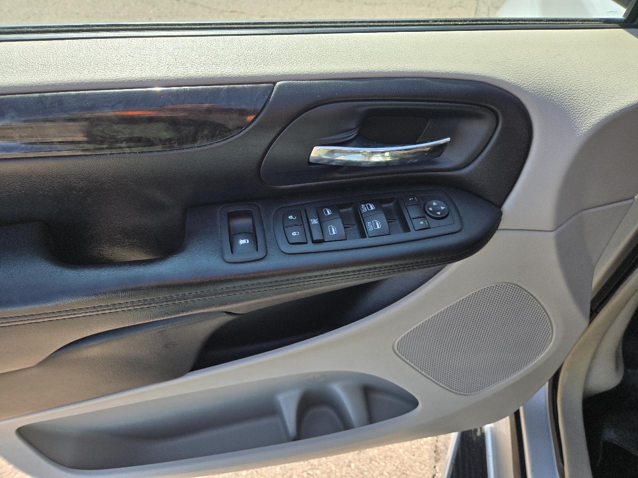 Dodge Grand Caravan 4dr Wgn SXT 2012