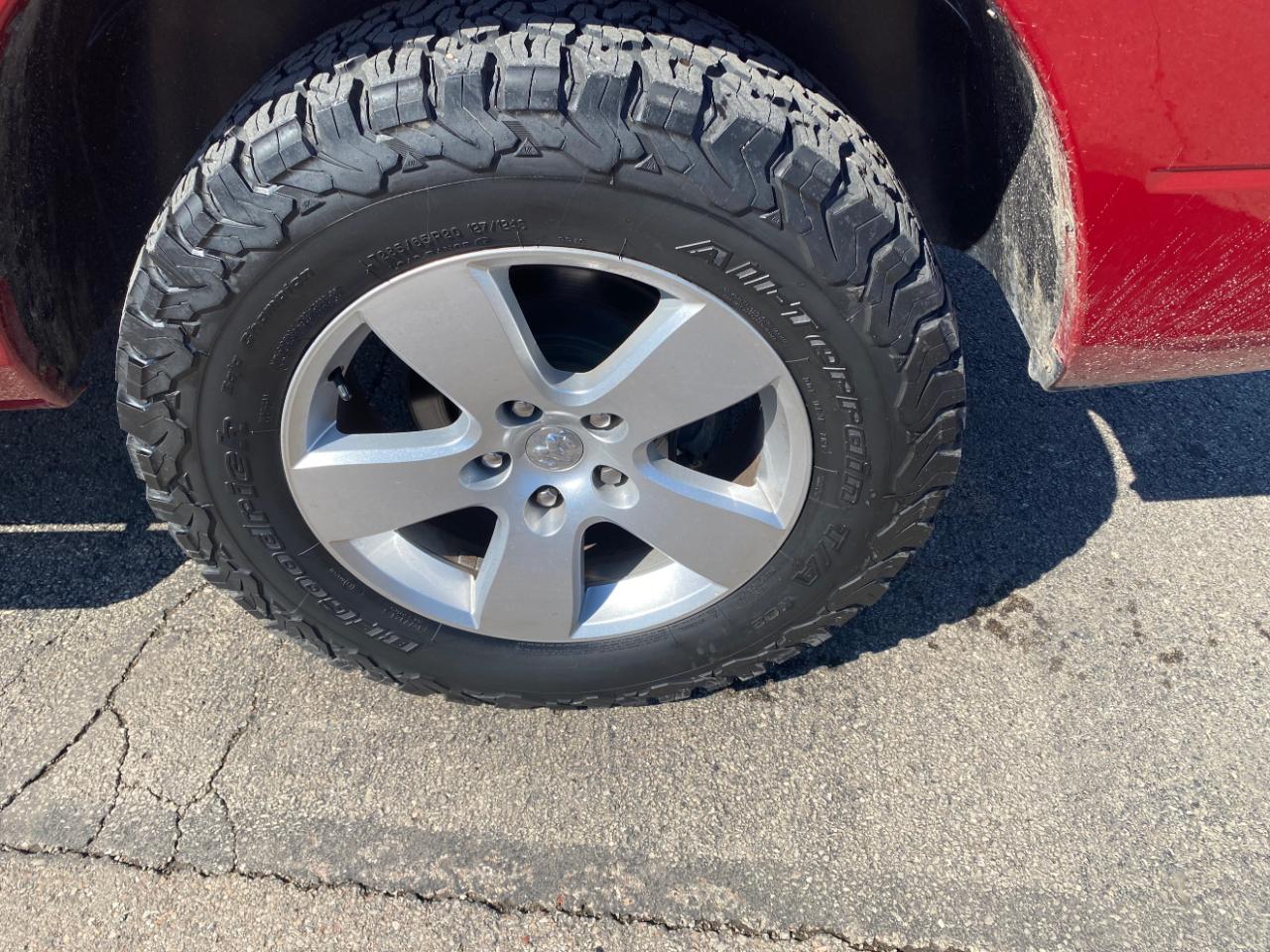 Dodge Ram 1500 4WD Crew Cab 140.5" SLT 2009