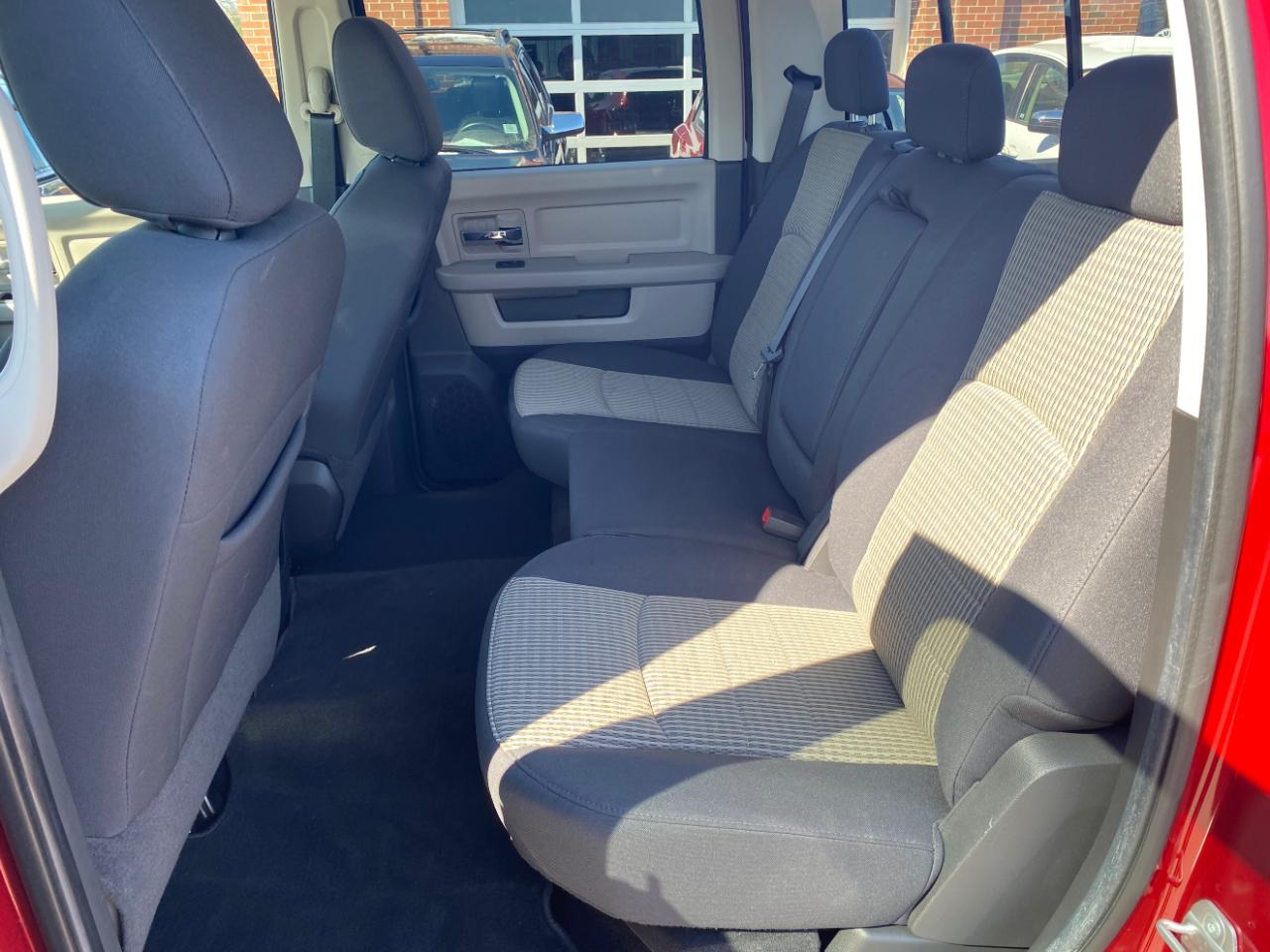 Dodge Ram 1500 4WD Crew Cab 140.5" SLT 2009