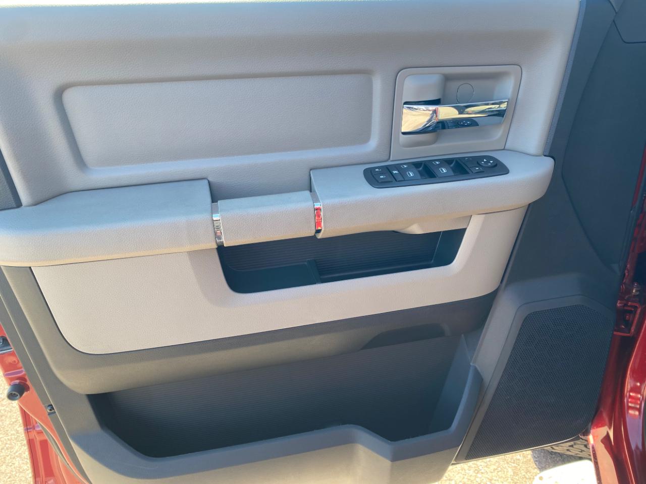 Dodge Ram 1500 4WD Crew Cab 140.5" SLT 2009