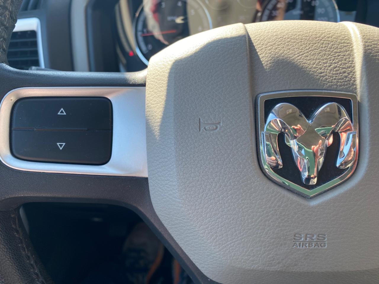 Dodge Ram 1500 4WD Crew Cab 140.5" SLT 2009